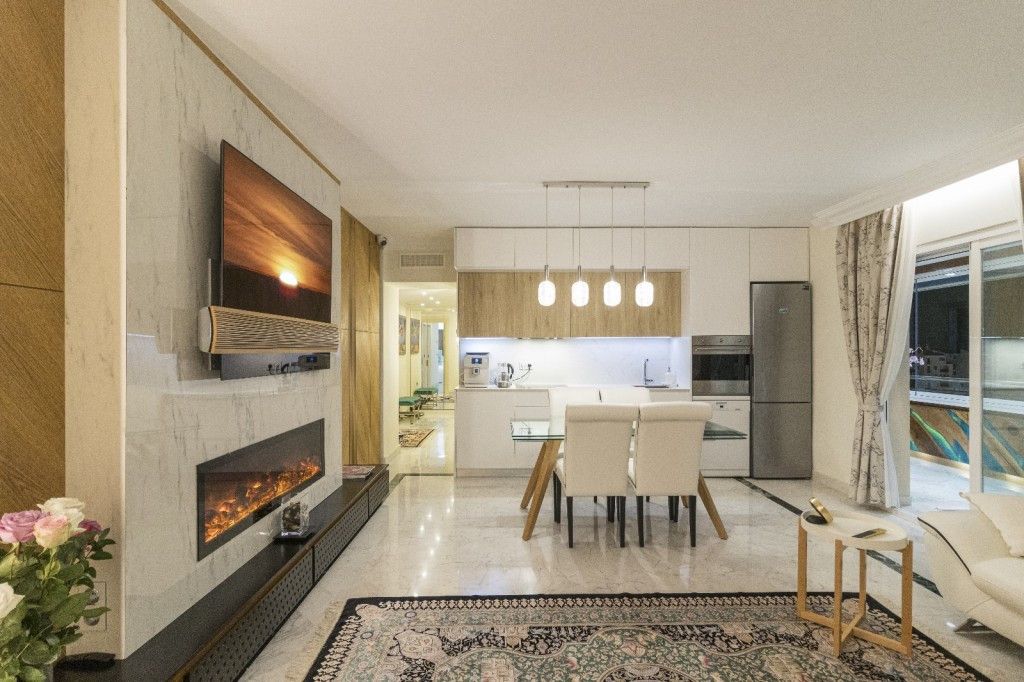 Apartamento en Planta Media en Puerto Banús, Puerto Banús, 3/12