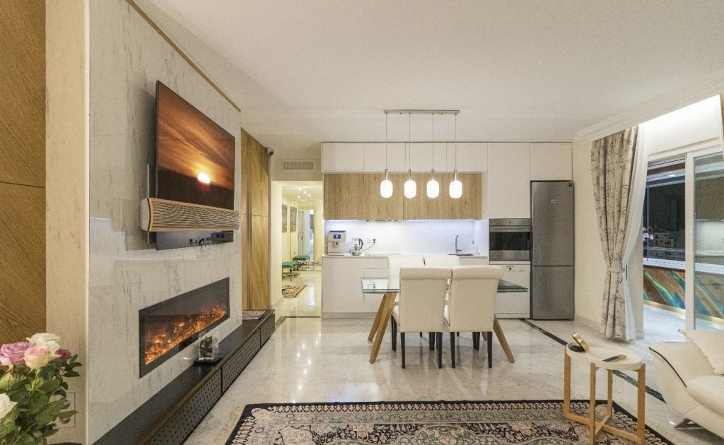 Apartamento en Planta Media en Puerto Banús, Puerto Banús, 3/12