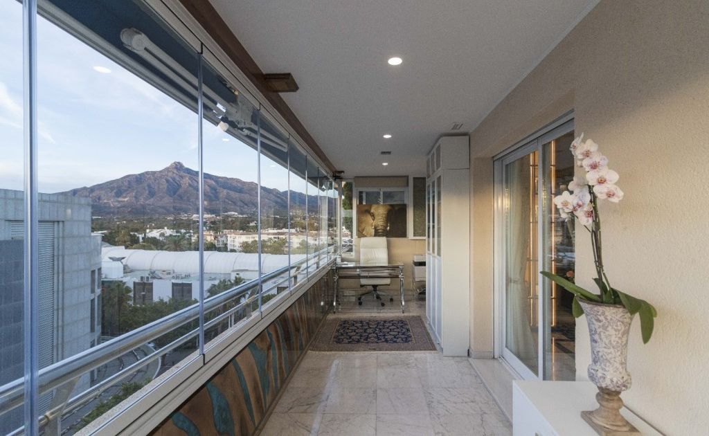 Apartamento en Planta Media en Puerto Banús, Puerto Banús, 5/12
