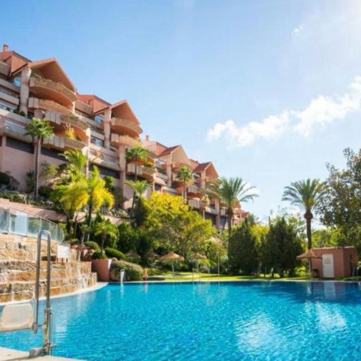 Appartement à l'étage intermédiaire à Marbella, Marbella, 1/12