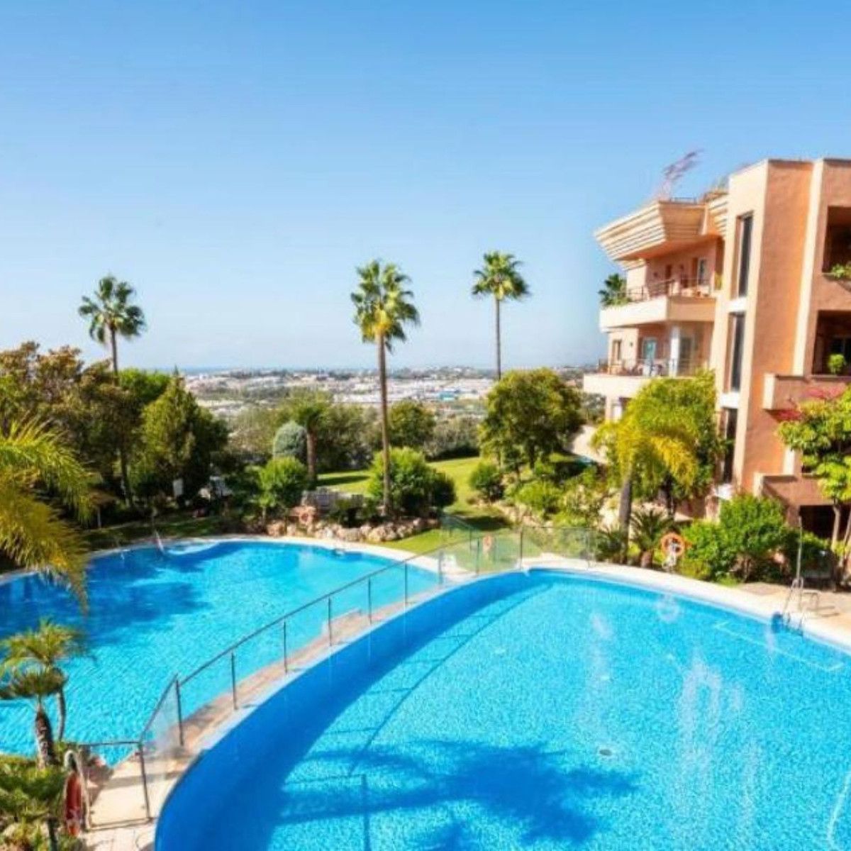 Appartement à l'étage intermédiaire à Marbella, Marbella, 2/12