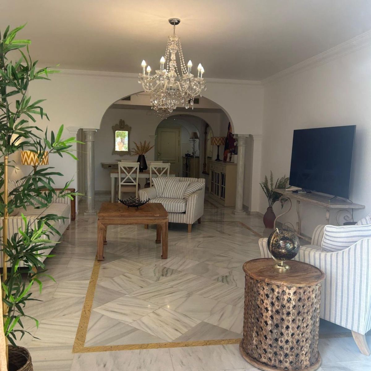 Appartement à l'étage intermédiaire à Marbella, Marbella, 9/12