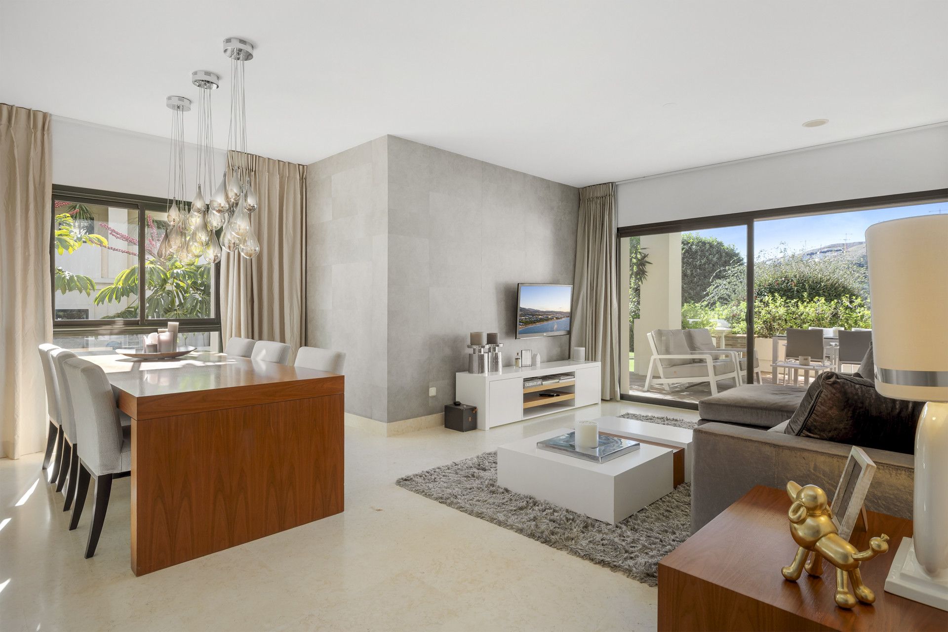 Apartamento en Planta Baja en Benahavís, Los Capanes del Golf, Benahavis, 1/12