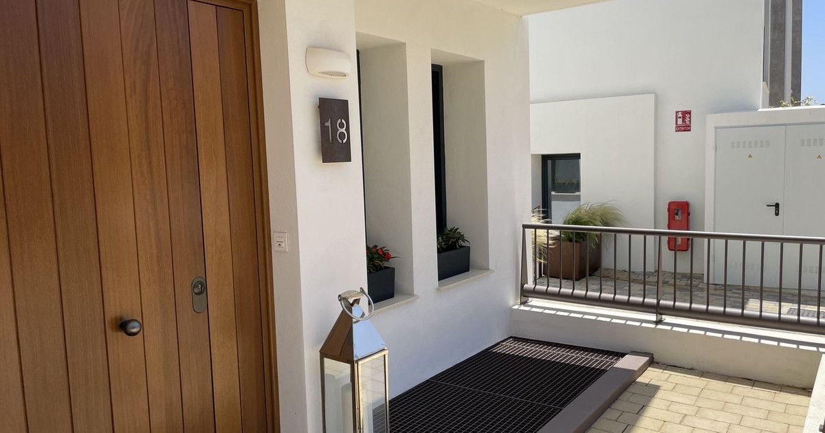 Halfvrijstaande woning in Cabopino, Cabopino, 3/12