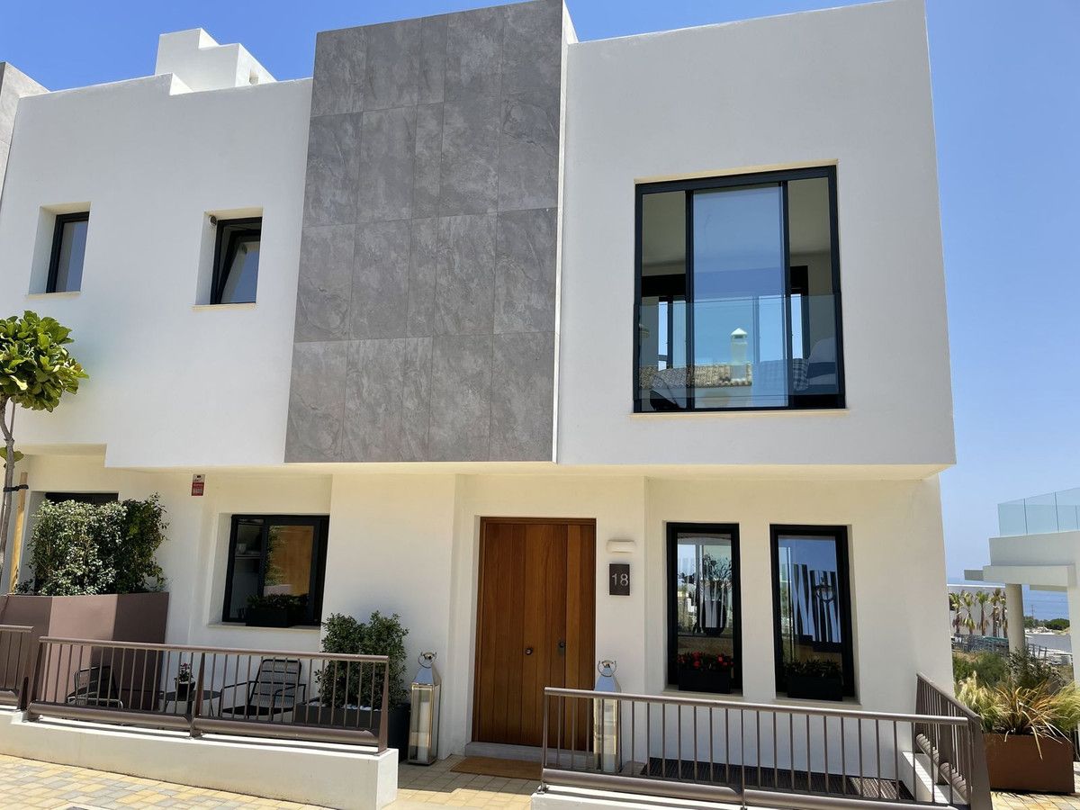 Halfvrijstaande woning in Cabopino, Cabopino, 4/12