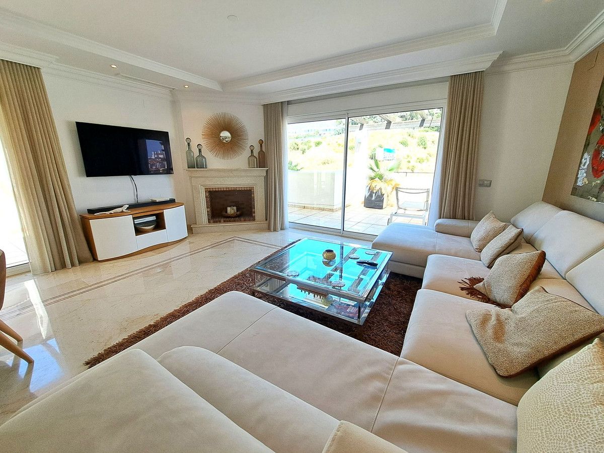 Penthouse Duplex in Nueva Andalucía, Nueva Andalucía, 4/12