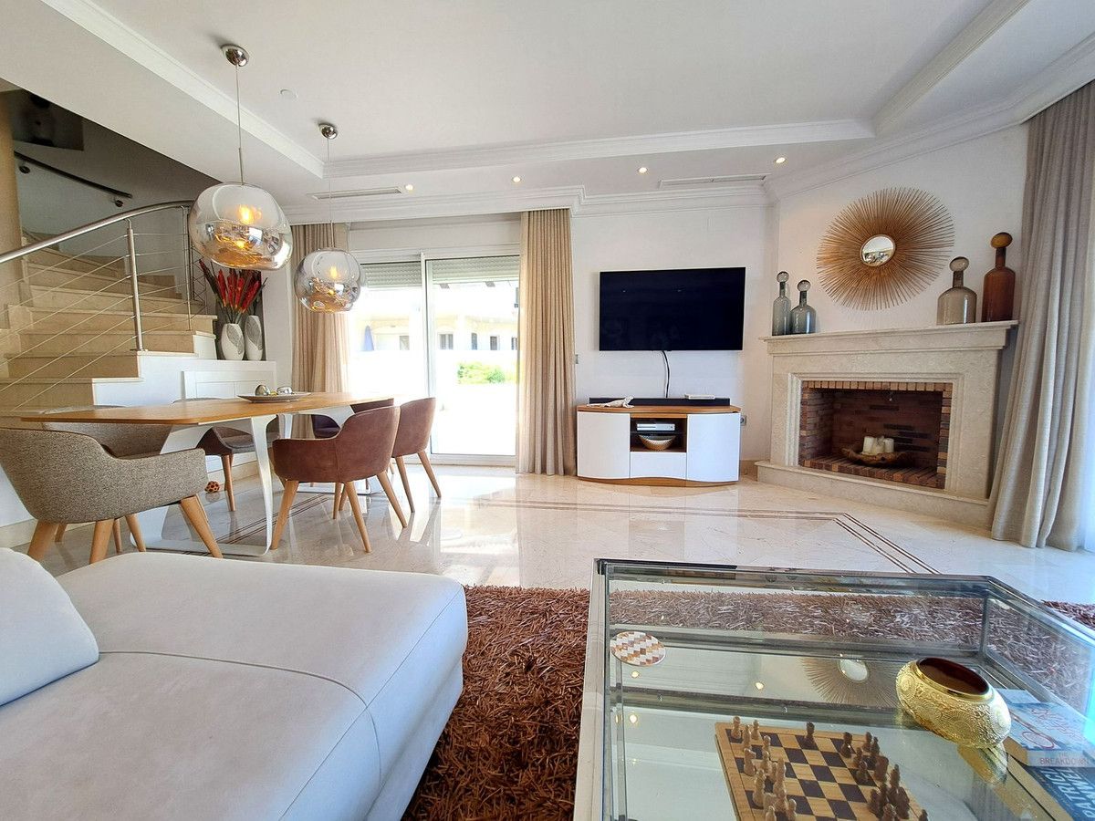 Penthouse Duplex in Nueva Andalucía, Nueva Andalucía, 5/12