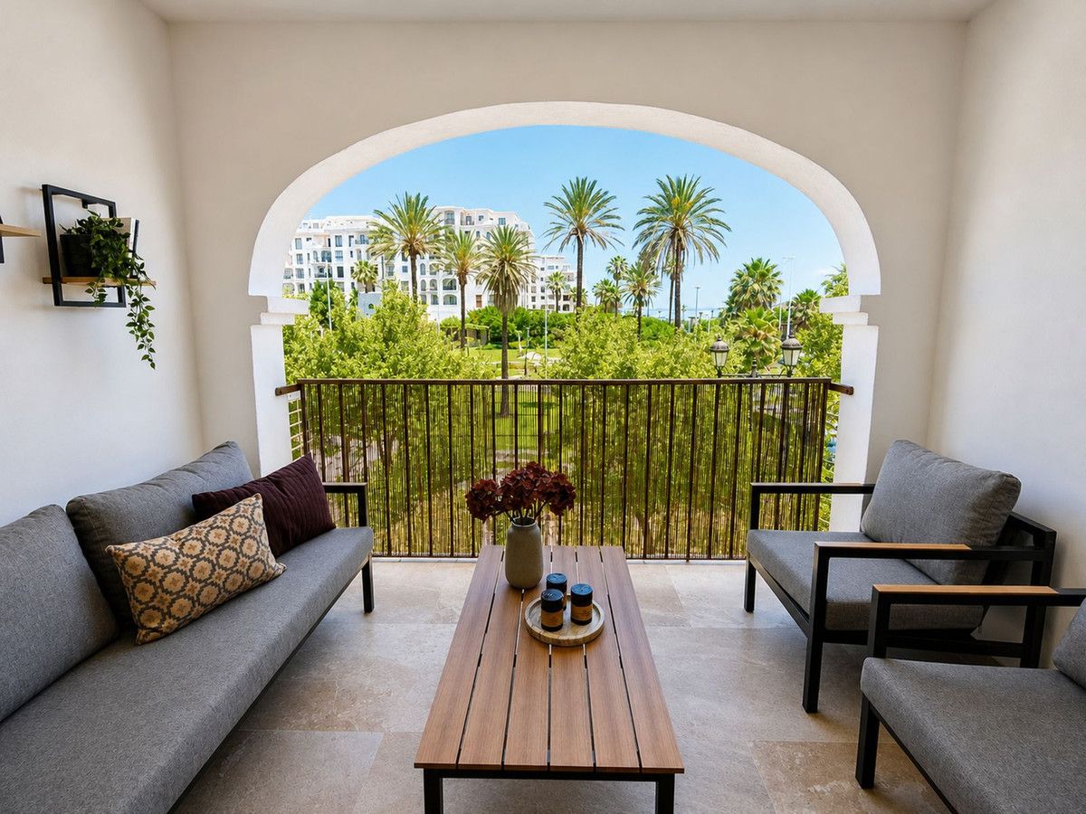 Middle Floor Apartment in La Duquesa, La Duquesa, 1/12