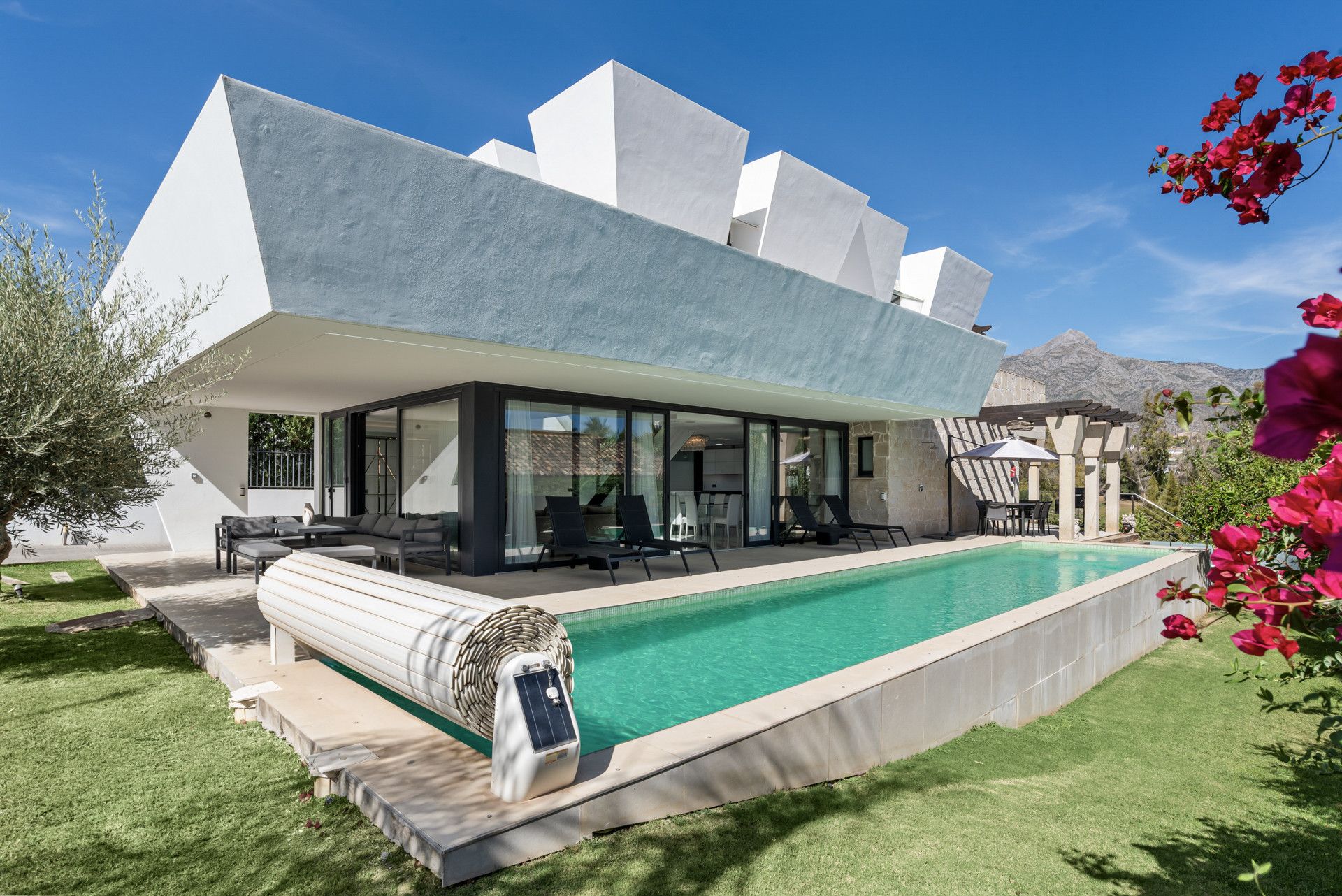 House in Nueva Andalucia, La Cerquilla, Nueva Andalucia, 1/12