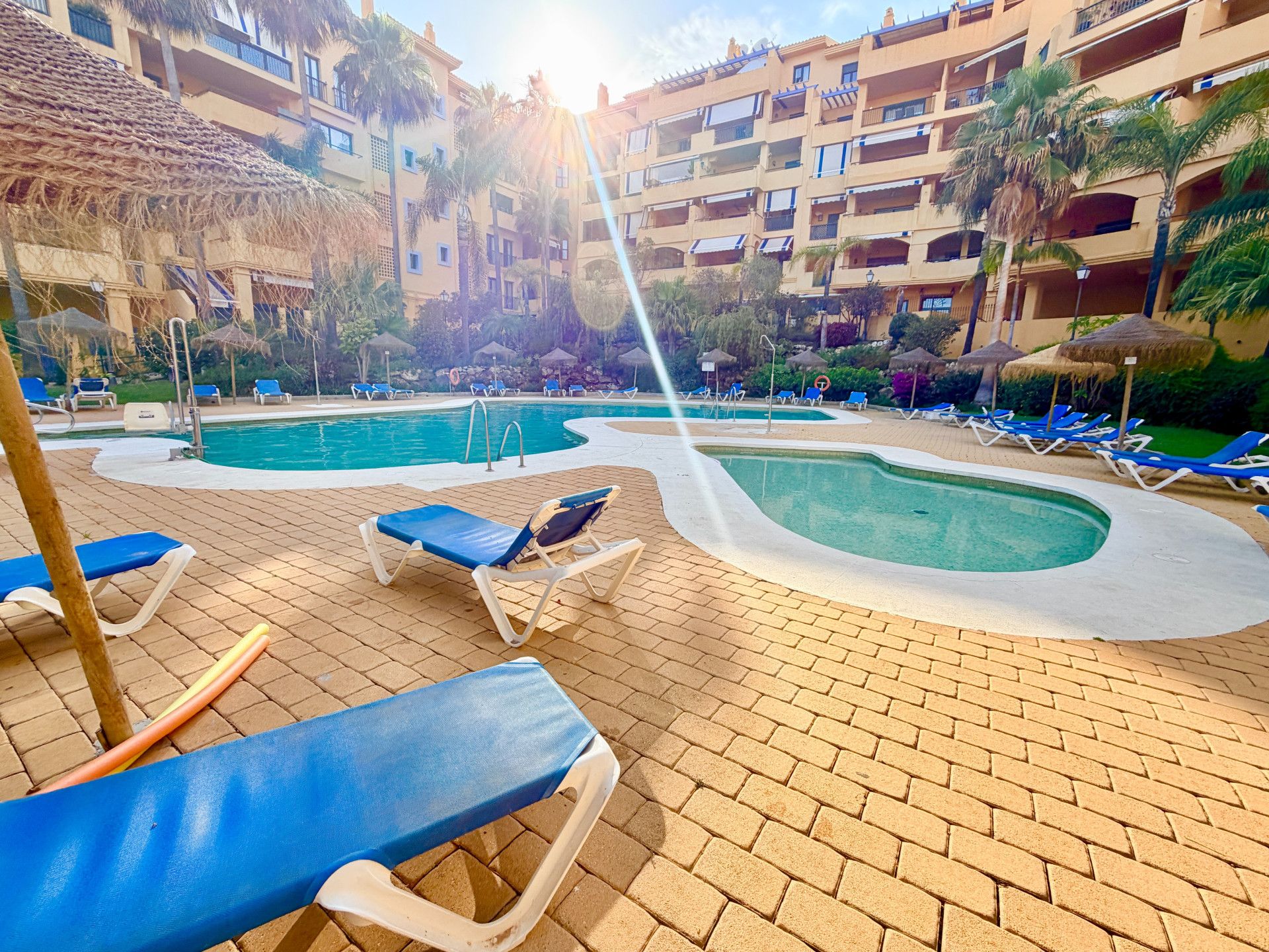 Apartment in San Pedro de Alcantara, Los Almendros II, San Pedro de Alcantara, 1/12