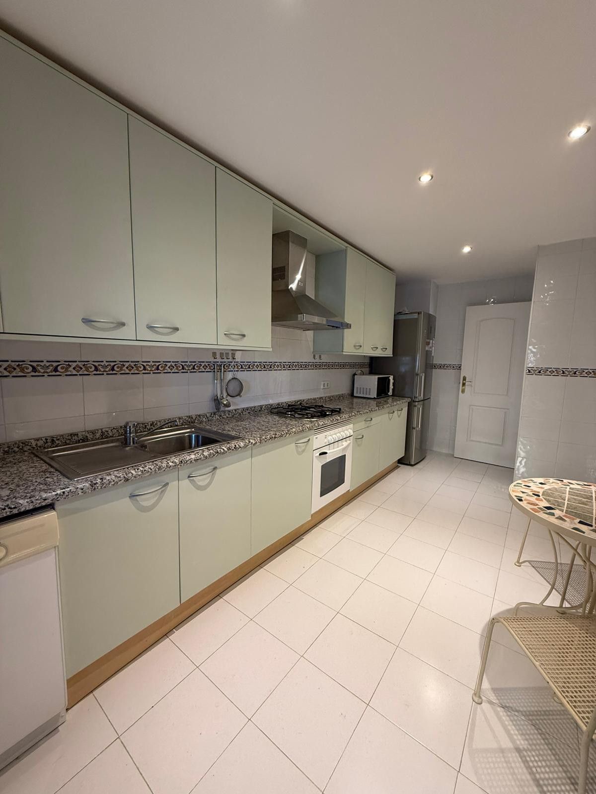 Apartment in San Pedro de Alcantara, Los Almendros II, San Pedro de Alcantara, 5/12