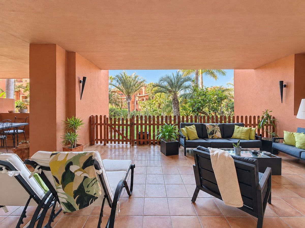 Ground Floor Apartment in Estepona, Estepona, 1/12