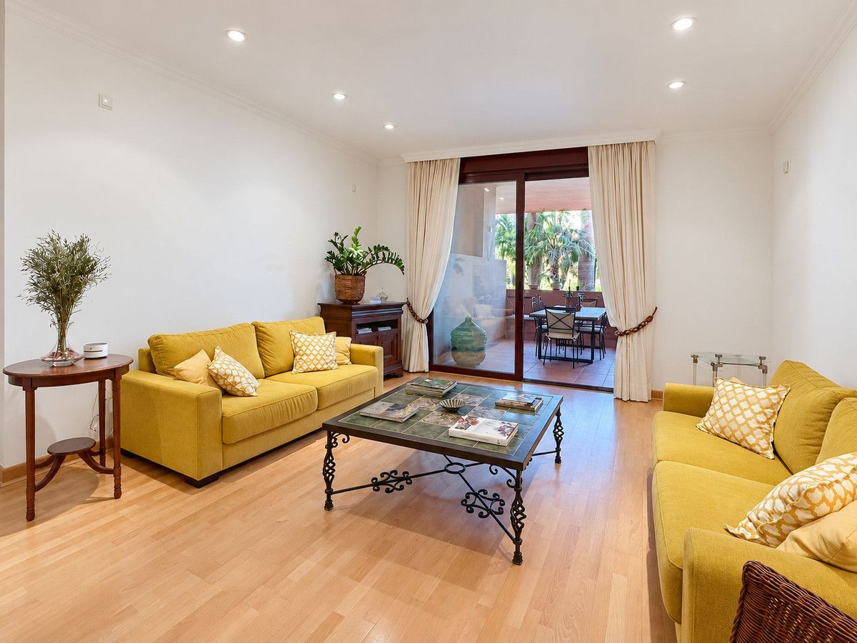 Ground Floor Apartment in Estepona, Estepona, 7/12
