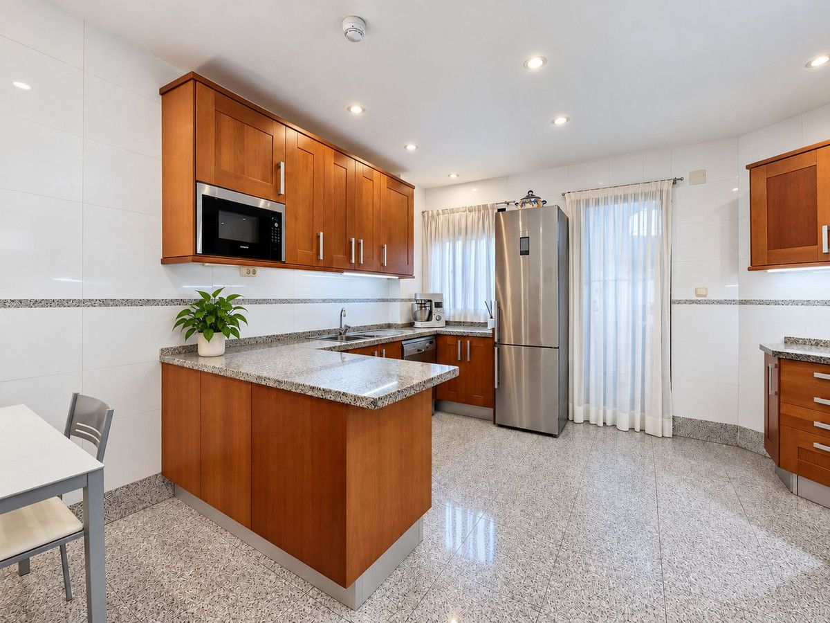 Ground Floor Apartment in Estepona, Estepona, 8/12
