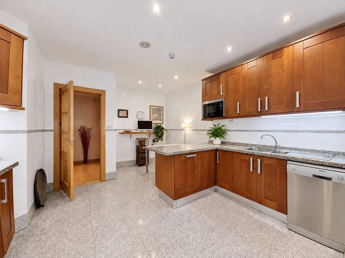 Ground Floor Apartment in Estepona, Estepona, 9/12