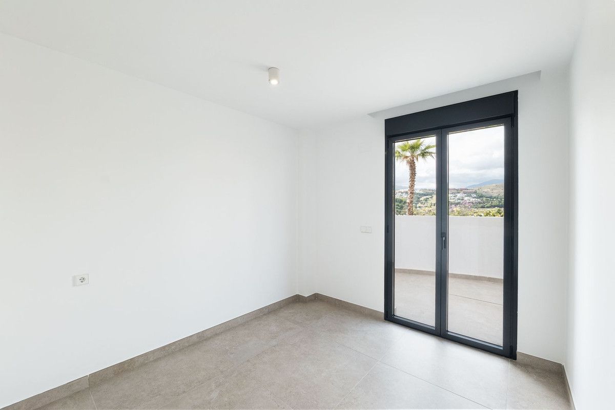 Ground Floor Apartment in Estepona, Estepona, 12/12