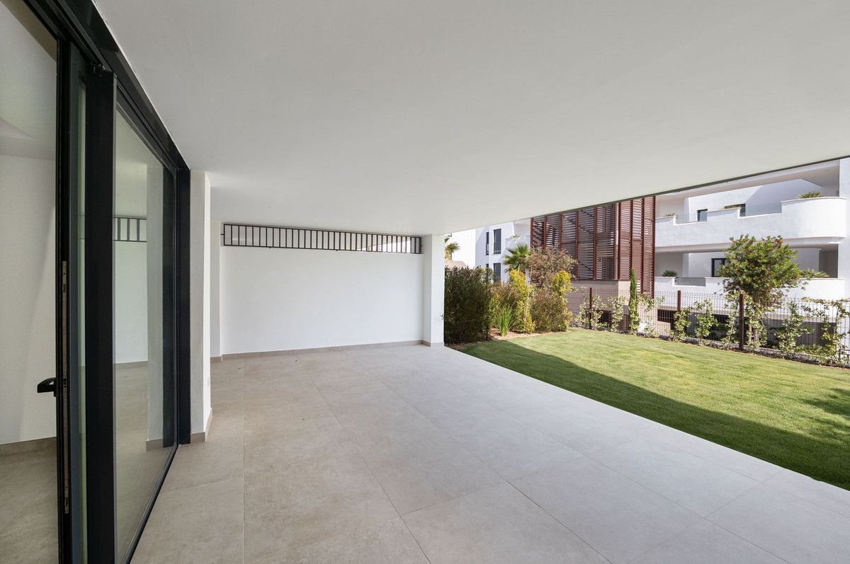 Ground Floor Apartment in Estepona, Estepona, 5/12