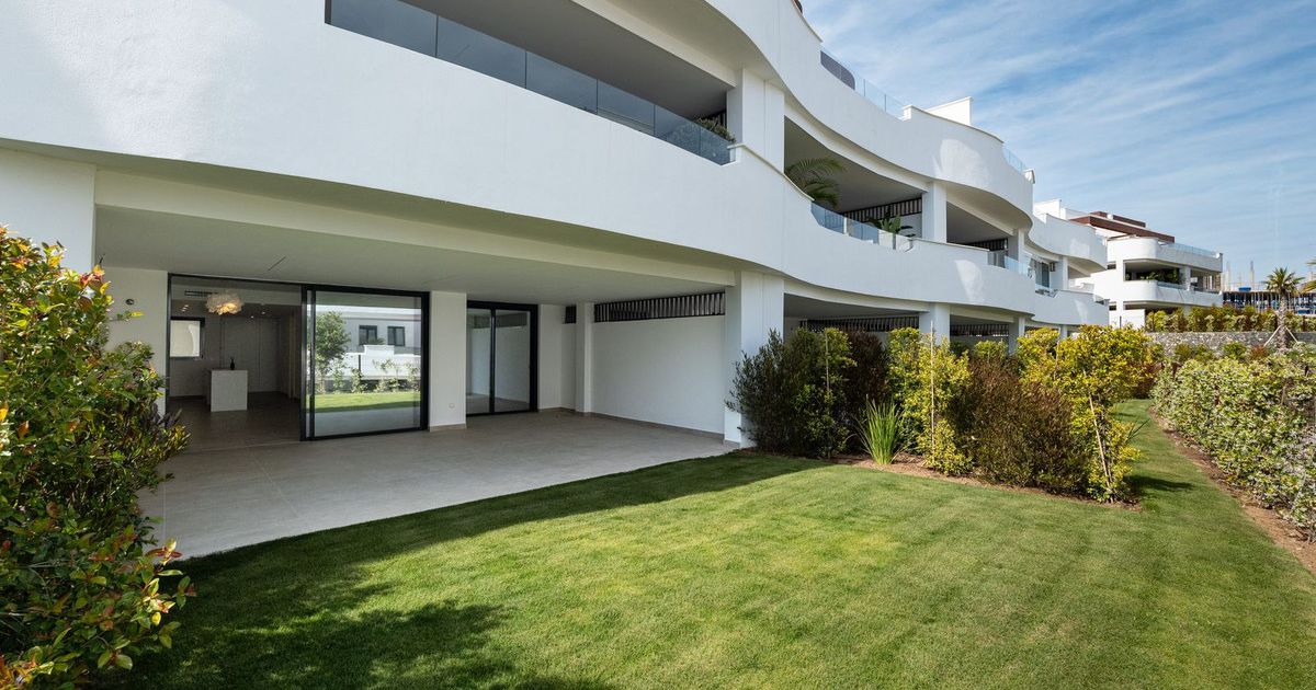 Ground Floor Apartment in Estepona, Estepona, 8/12