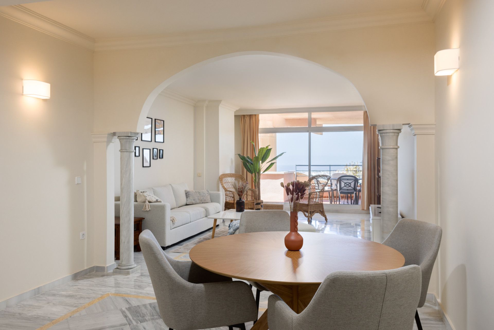 Apartment in Nueva Andalucia, Nueva Andalucia, 1/12