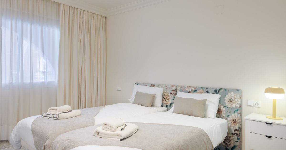 Apartment in Nueva Andalucia, Nueva Andalucia, 6/12