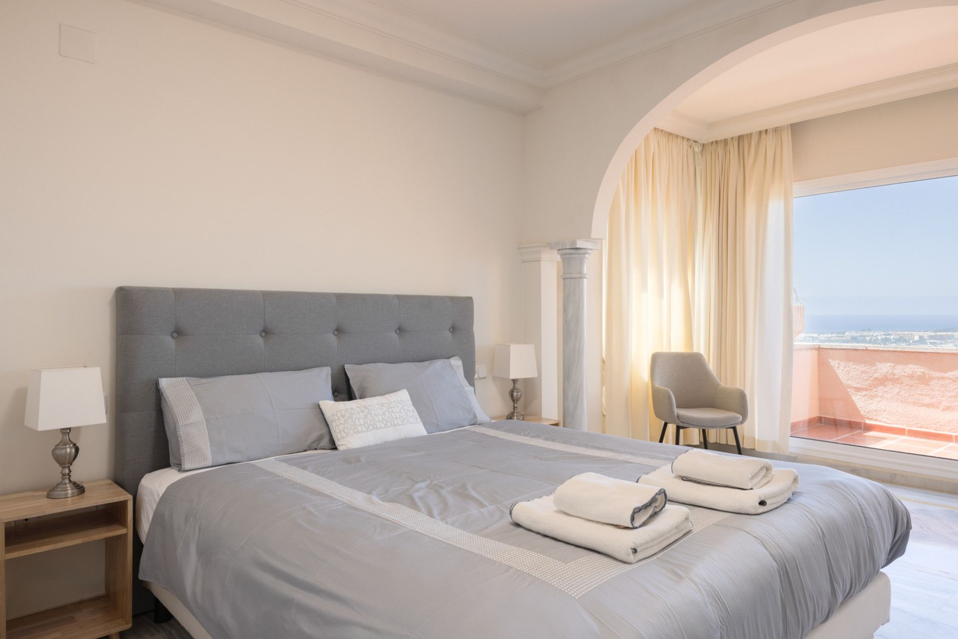 Apartment in Nueva Andalucia, Nueva Andalucia, 9/12