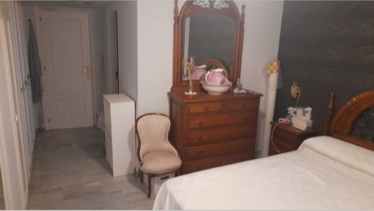 Middle Floor Apartment in Torremolinos, Torremolinos, 3/8