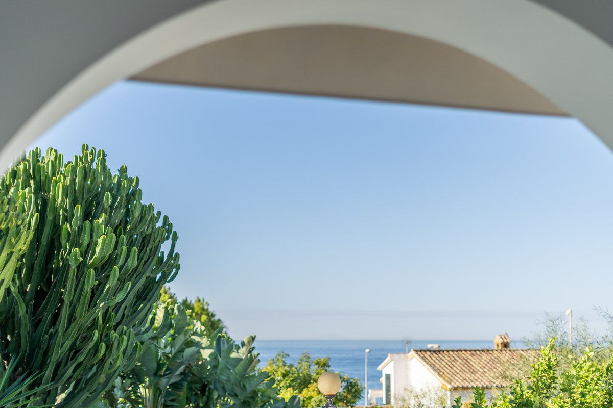 Detached Villa in Marbella, Marbella, 2/12