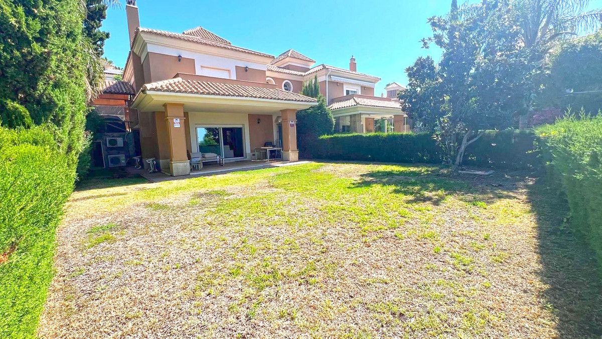 Doppelhaushälfte in Marbella, Marbella, 1/12
