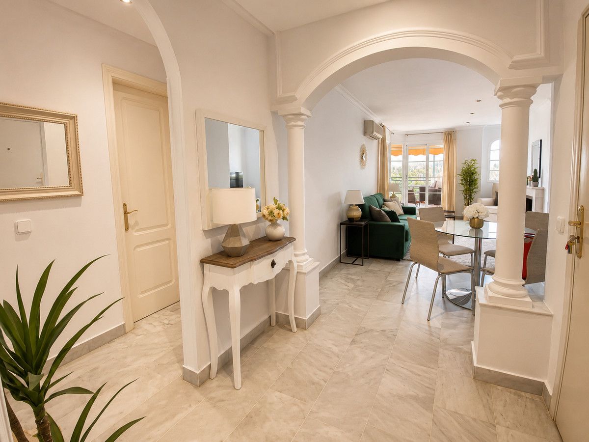 Apartament na środkowym piętrze w Nueva Andalucía, Nueva Andalucía, 3/12