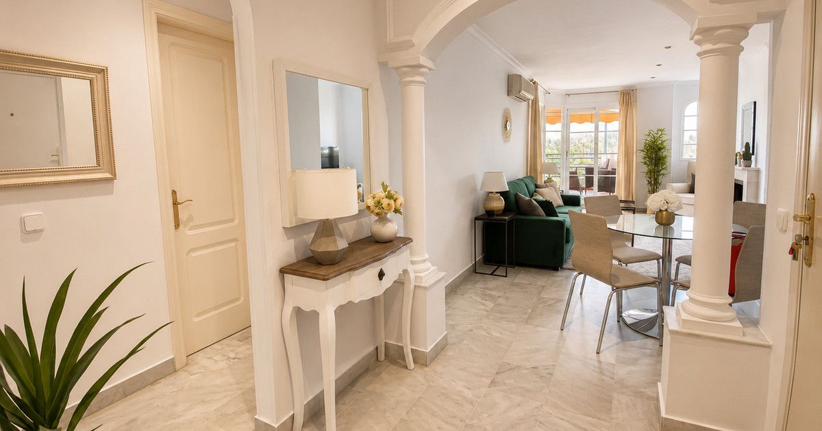 Apartament na środkowym piętrze w Nueva Andalucía, Nueva Andalucía, 3/12