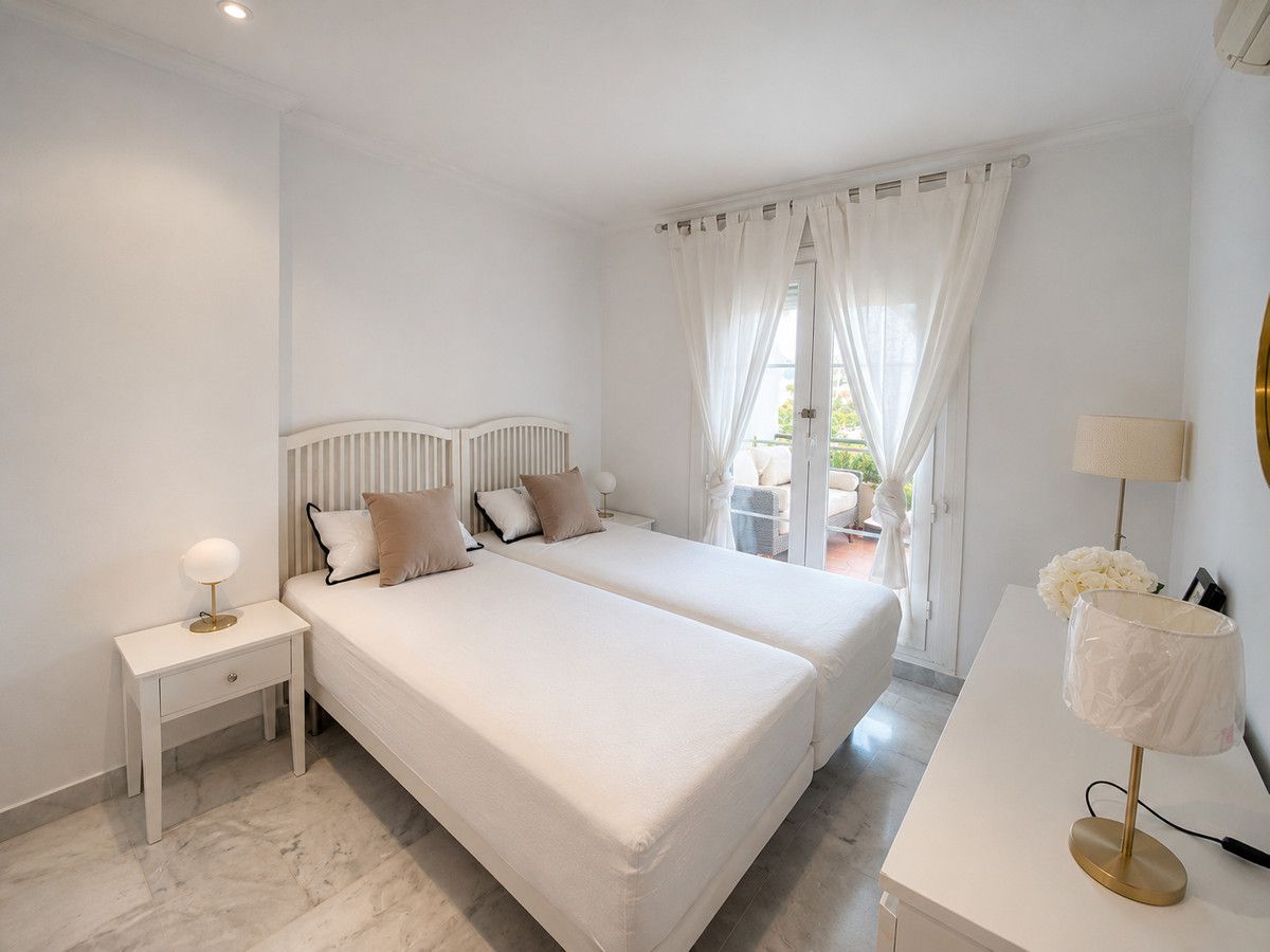 Apartament na środkowym piętrze w Nueva Andalucía, Nueva Andalucía, 7/12