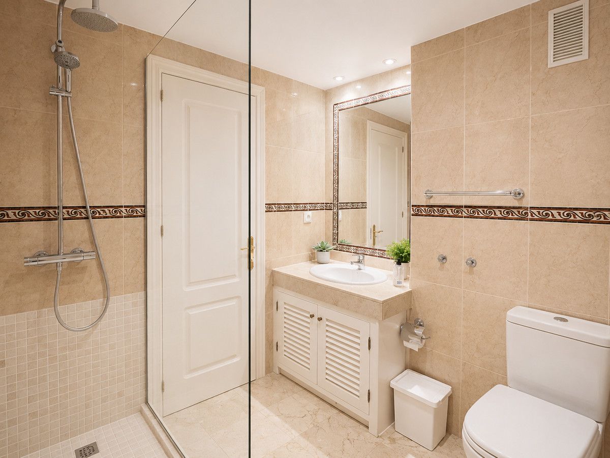 Apartament na środkowym piętrze w Nueva Andalucía, Nueva Andalucía, 8/12