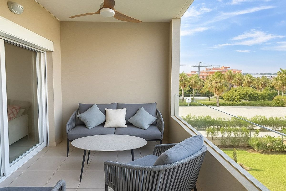 Middle Floor Apartment in Nueva Andalucía, Nueva Andalucía, 1/10