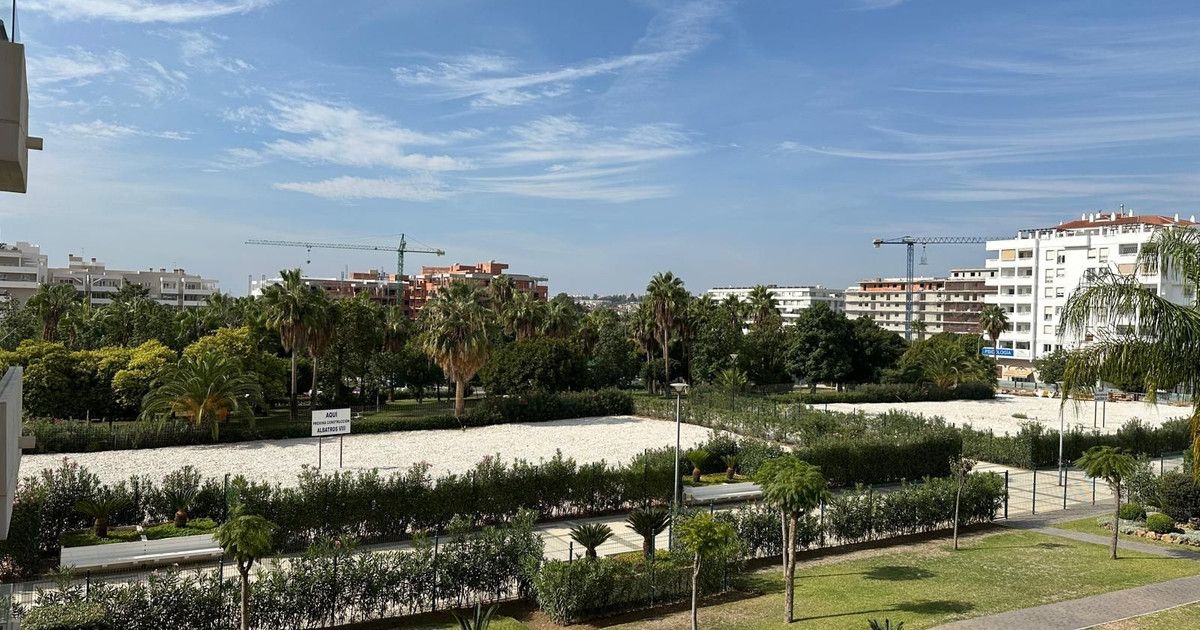 Middle Floor Apartment in Nueva Andalucía, Nueva Andalucía, 3/10