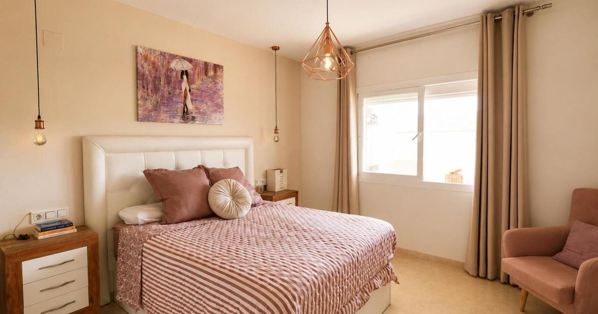 Apartamento en planta media en Elviria, Elviria, 6/12