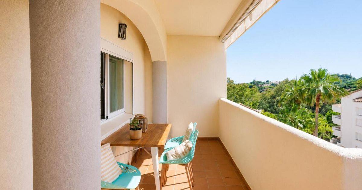 Apartamento en planta media en Elviria, Elviria, 8/12