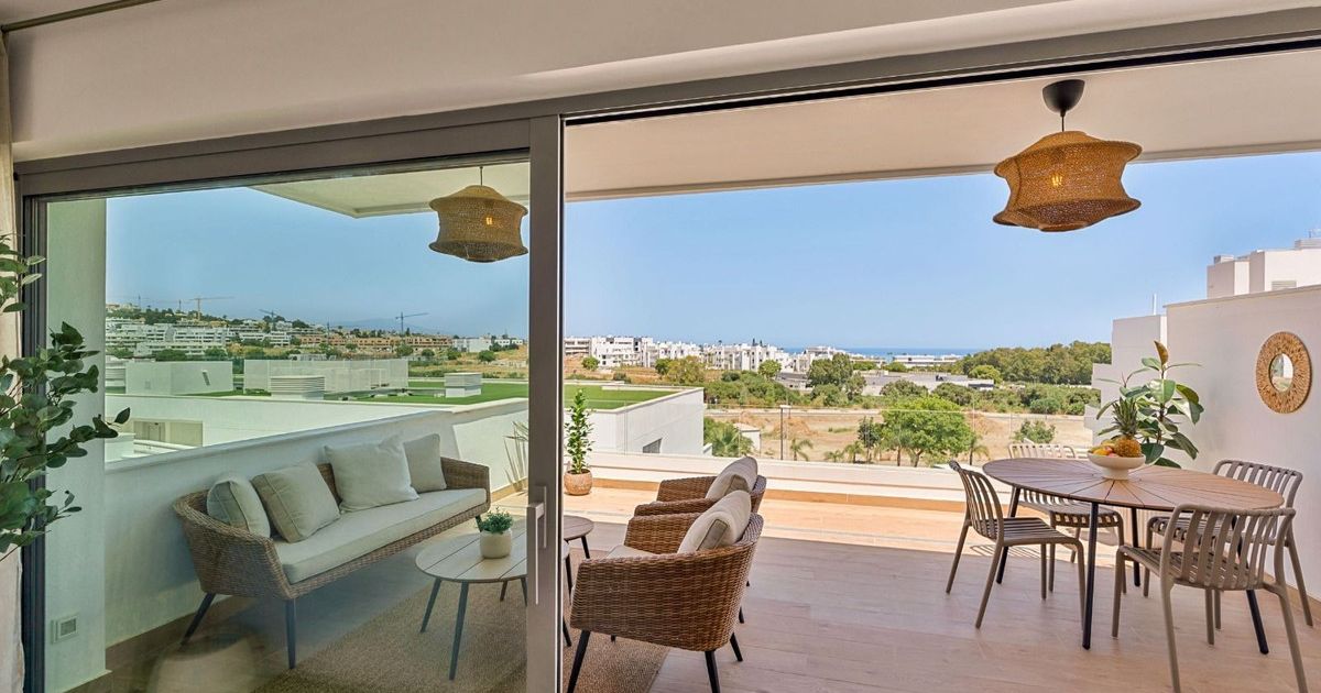 Lägenhet på mittenvåningen i Estepona, Estepona, 12/12