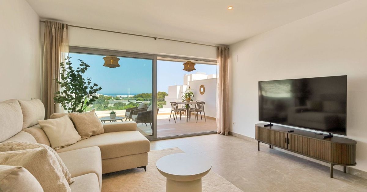 Lägenhet på mittenvåningen i Estepona, Estepona, 4/12