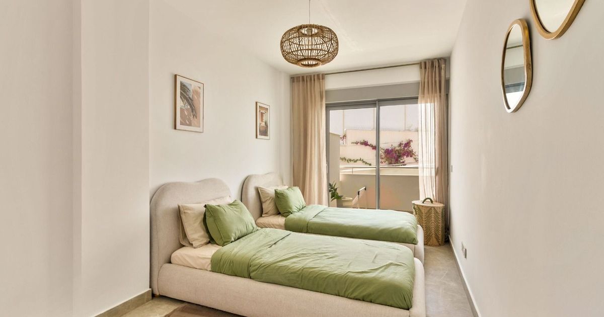 Lägenhet på mittenvåningen i Estepona, Estepona, 7/12