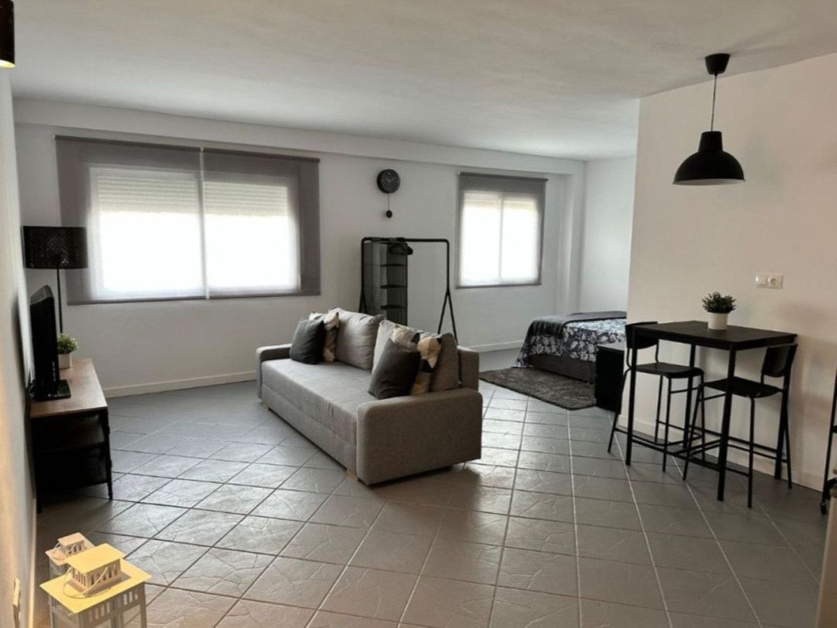 Apartamento de Planta Media en Monda, Monda, 1/9