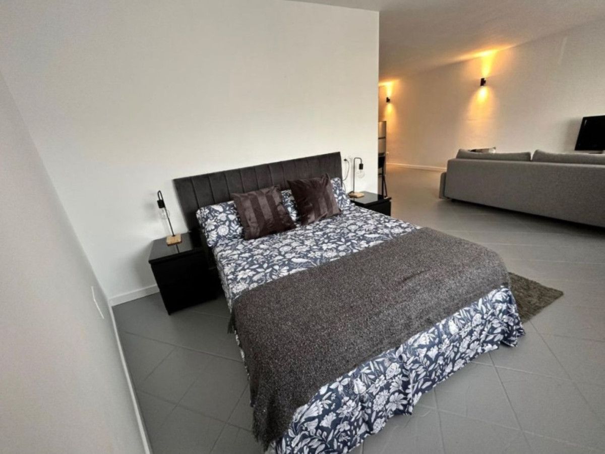 Apartamento de Planta Media en Monda, Monda, 5/9