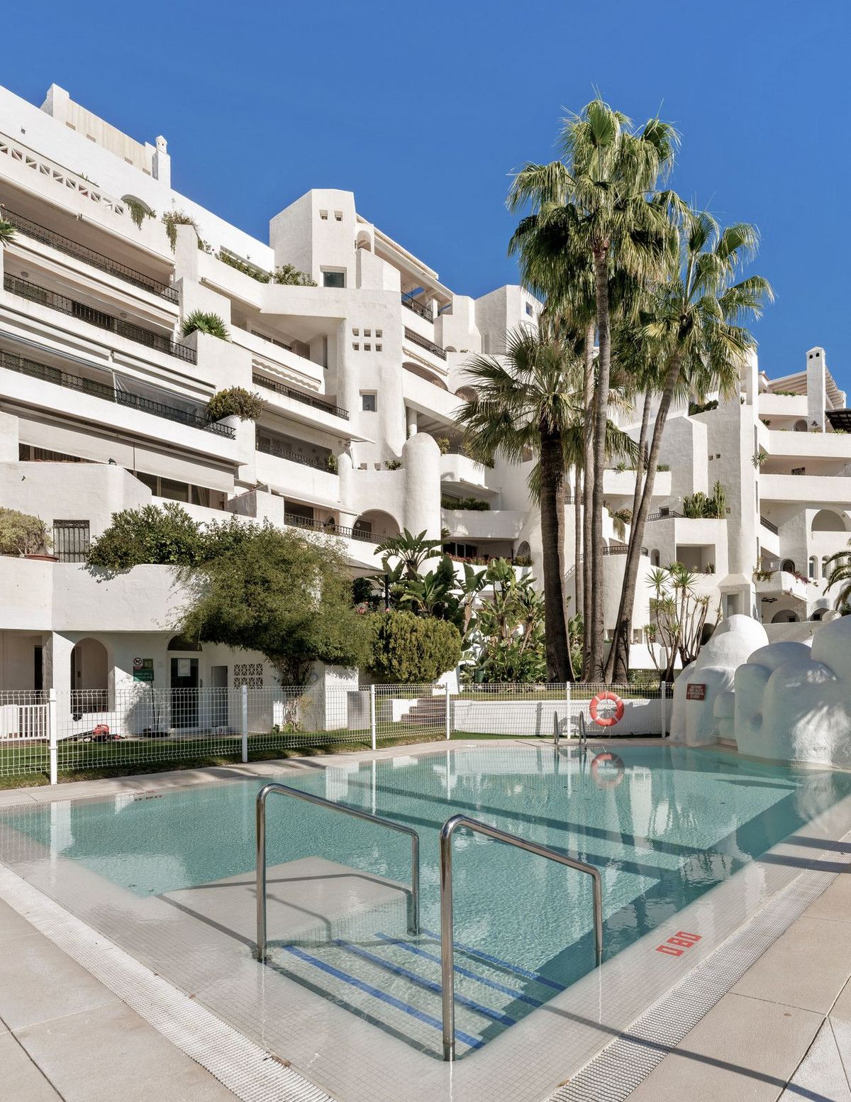 Apartamento de Planta Media en Torremolinos, Torremolinos, 5/12