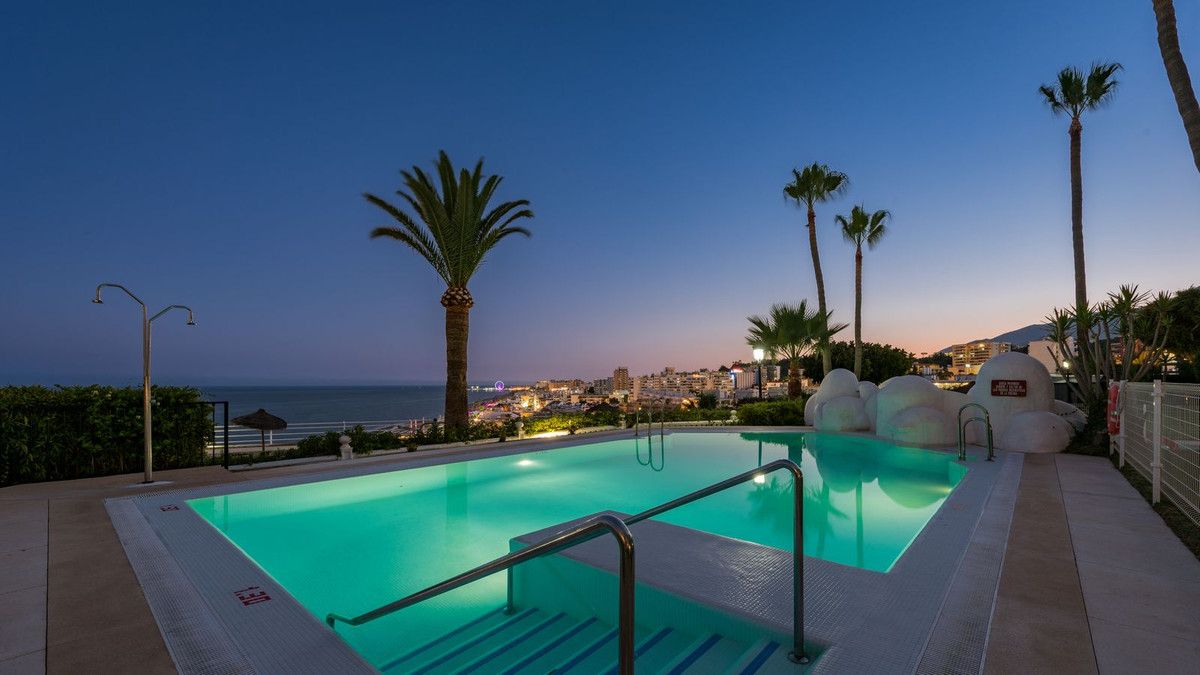 Apartamento de Planta Media en Torremolinos, Torremolinos, 9/12