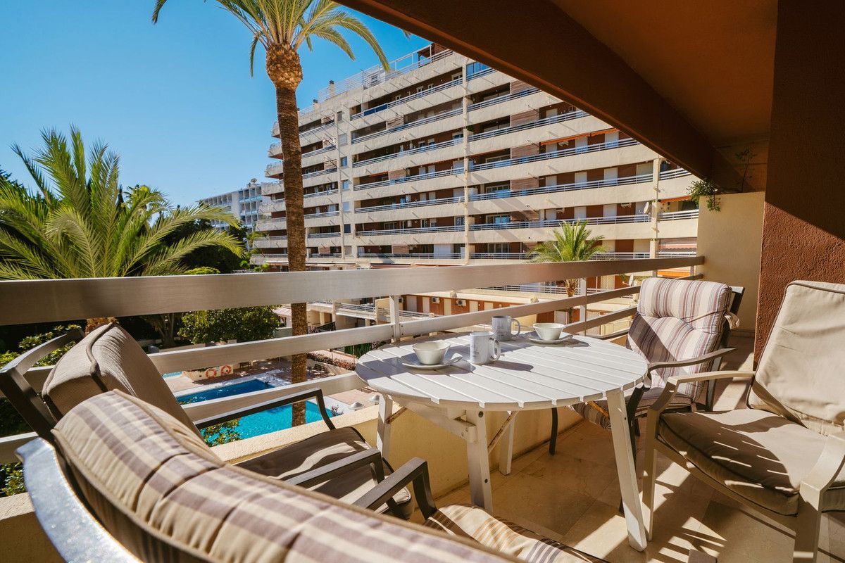 Middle Floor Apartment in Marbella, Marbella, 2/12
