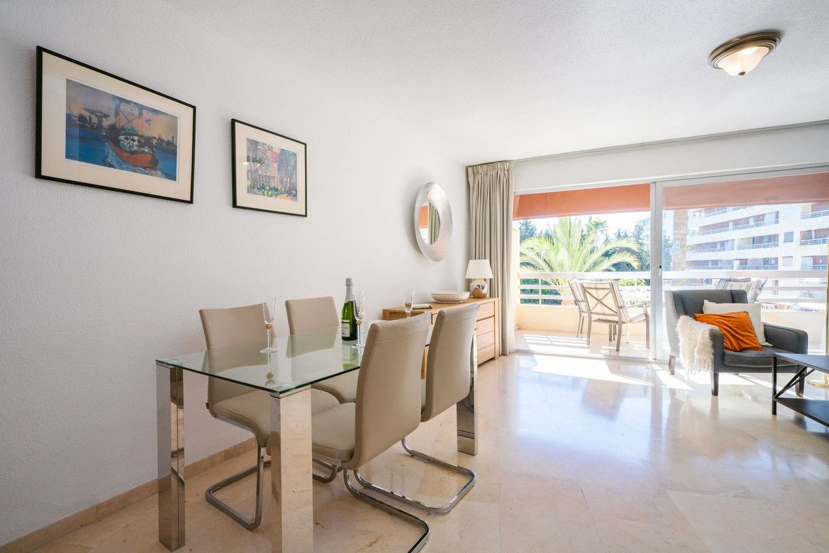 Middle Floor Apartment in Marbella, Marbella, 6/12