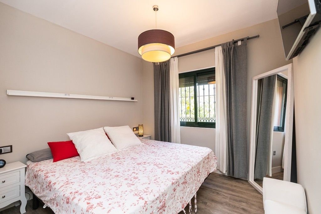 Middle Floor Apartment in Elviria, Elviria, 12/12