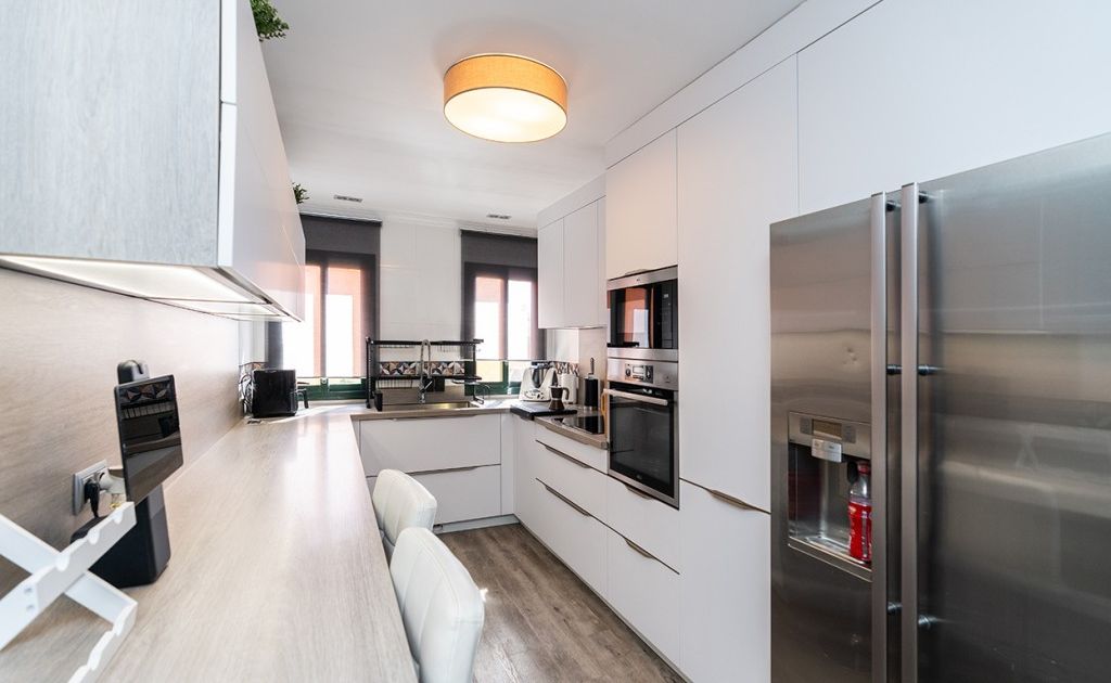 Middle Floor Apartment in Elviria, Elviria, 6/12