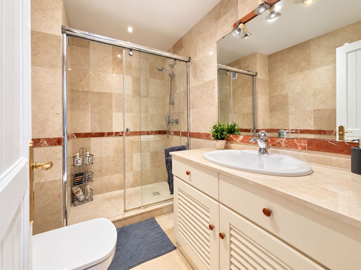 Apartamento en Planta Media en Puerto de Cabopino, Puerto de Cabopino, 8/12