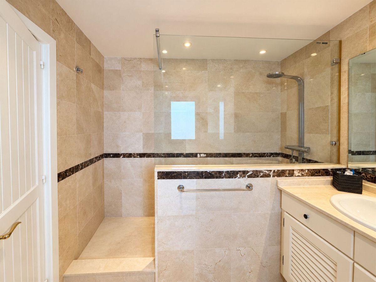 Apartamento en Planta Media en Puerto de Cabopino, Puerto de Cabopino, 9/12