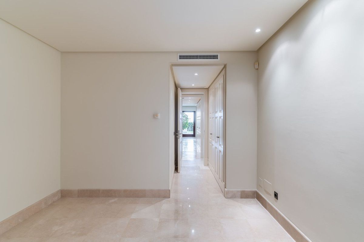 Apartament na parterze w Estepona, Estepona, 10/12